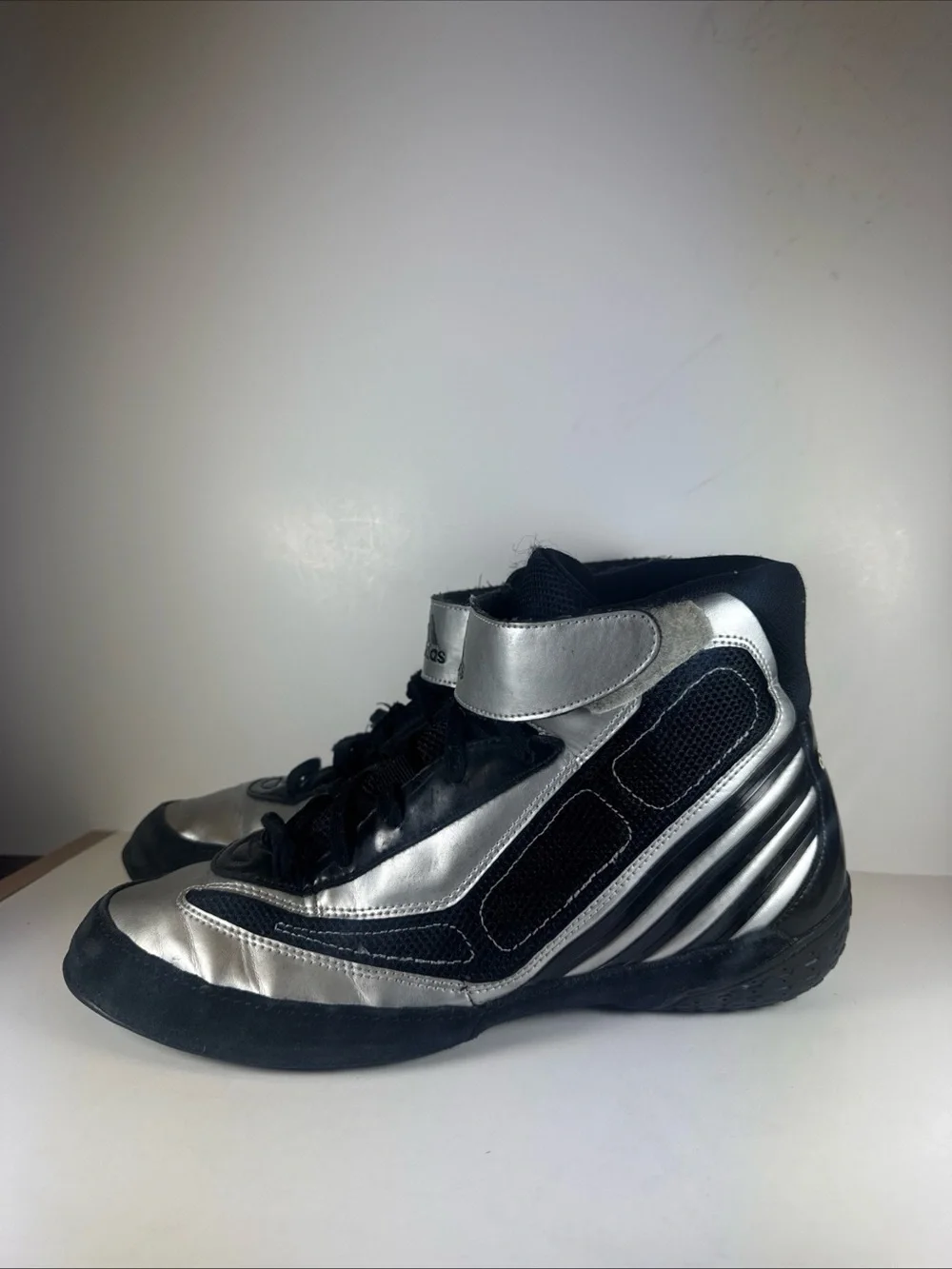 Men's Size 8 Adidas TYRINT V Classic Wrestling Shoes Black Silver